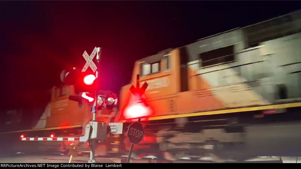 4 of 5 SD75I units dead in tow on L54691